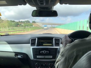 Autofahrt Autobahn von Entebbe nach Kampala