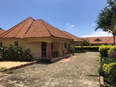 Peniel Beach Hotel Entebbe Hotelzimmer außen